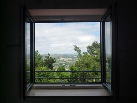 Freistehendes Ferienhaus in Colares mit Terrasse, Garten und gemeinsamem Pool House in Sintra