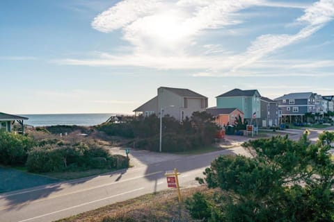 Sandtrap House in Oak Island