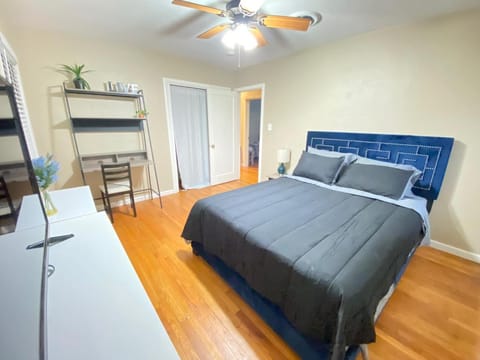 WHOLE Family - Edison Vacation rental in Arden-Arcade