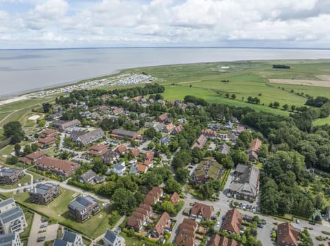 Nearby landmark, Bird's eye view