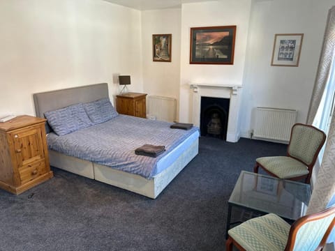 Luton Town House Near AIRPORT Vacation rental in Luton