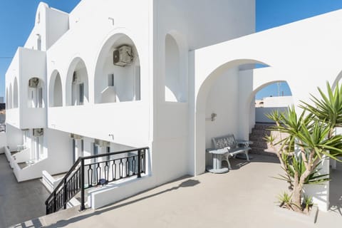 Villa Valvis Aparthotel in Perissa