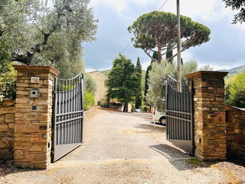 Podere Il Castellaccio Sant'Agata Condo in Castagneto Carducci