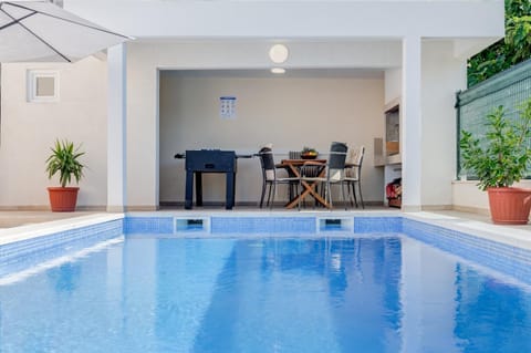Apartment Renata + PRIVATE swimming pool in SPLIT Wohnung in Split