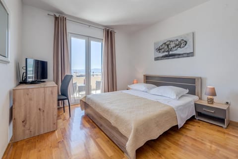 Apartment Renata + PRIVATE swimming pool in SPLIT Wohnung in Split