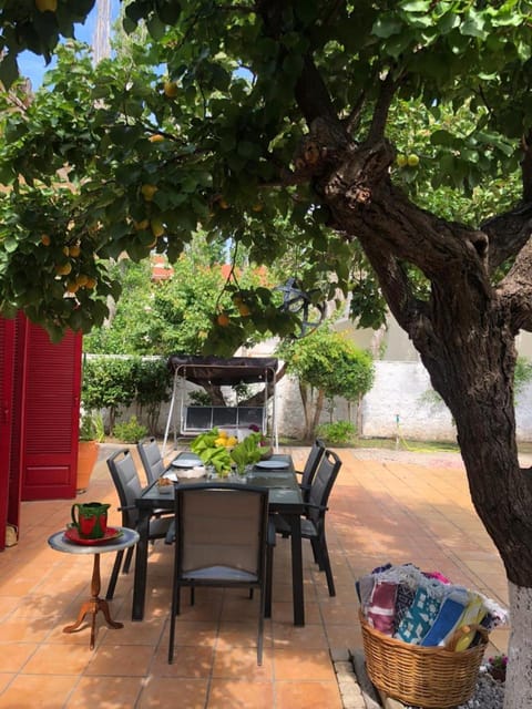 Garden, Dining area