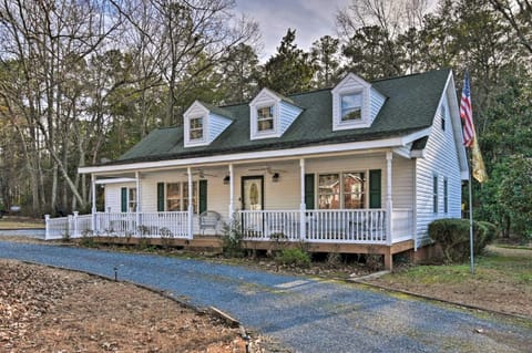 Aberdeen Family Home with Fire Pit and Deck Casa in Southern Pines