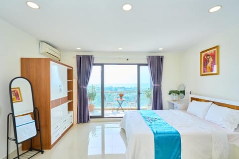 Natural landscape, Photo of the whole room, Bedroom, Sea view, towels, wardrobe