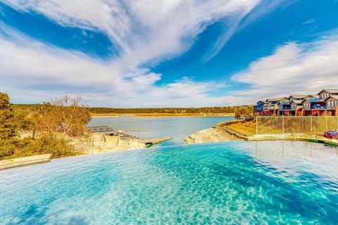 Slice of Spicewood House in Lake Travis