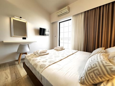 Bed, TV and multimedia, Photo of the whole room, Bedroom, air conditioner