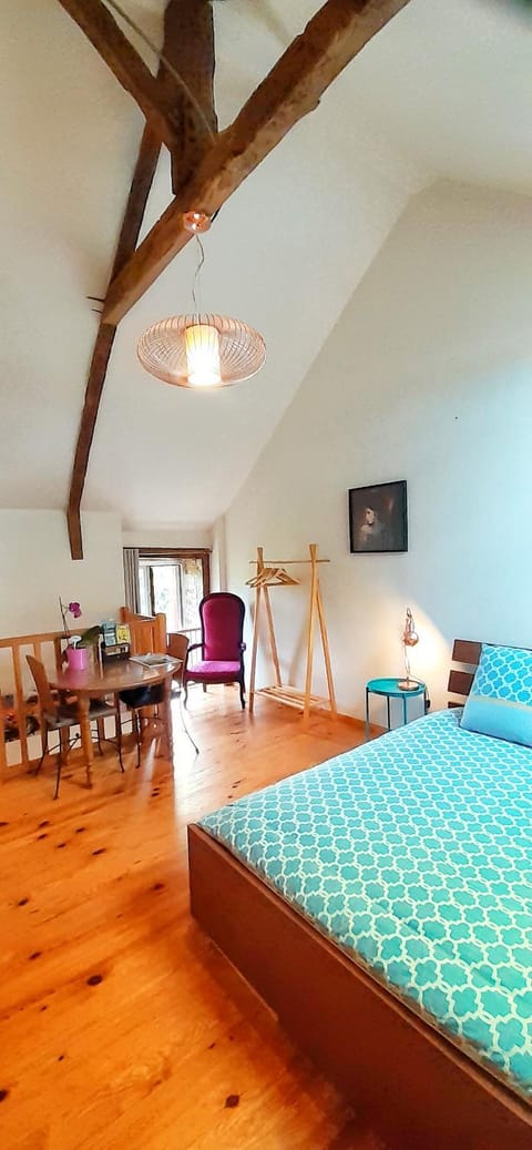 Bed, View (from property/room), Photo of the whole room, Bedroom, Inner courtyard view