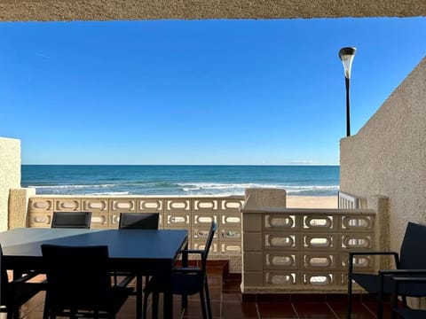 Balcony/Terrace, Seating area, Dining area, Sea view