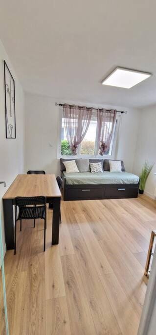 Maison avec extérieur et arrivée autonome - Aurillac Apartment in Aurillac