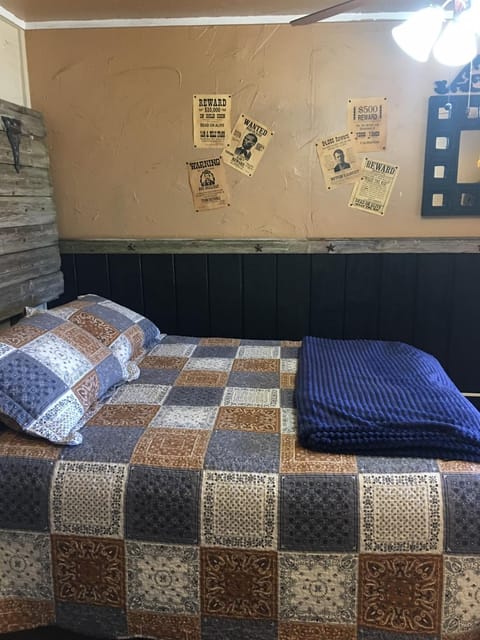 Acorn Hideaways Canton Rustic Old West Frontier Suite Bed and Breakfast in Canton