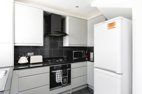 Kitchen or kitchenette, dishwasher, minibar, pet friendly, stove