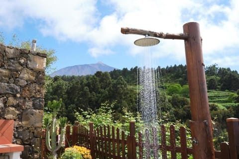 Nearby landmark, Spring, Day, Natural landscape, Garden, Garden view, Mountain view