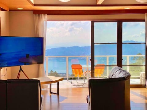 Natural landscape, TV and multimedia, Living room, Mountain view, Sea view