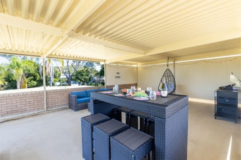 Galoola Hidden Gem, 2 97 Galoola Drive, Pet friendly, Rooftop outdoor area with spectacular views, Wi-Fi and air conditioning House in Corlette