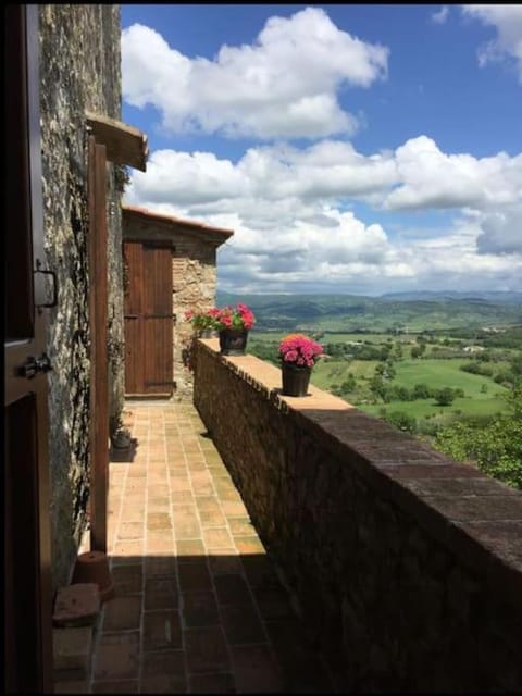 Zauber im Turm - in einem der schönsten Dörfer Wohnung in Montemerano