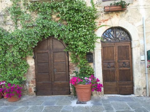 Zauber im Turm - in einem der schönsten Dörfer Wohnung in Montemerano