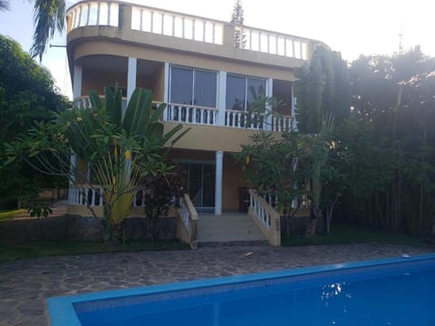 4 bedroom villa, security, private pool, ocean view Villa in Sosua