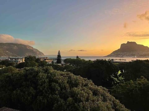 Nearby landmark, River view, Sea view, Sunset
