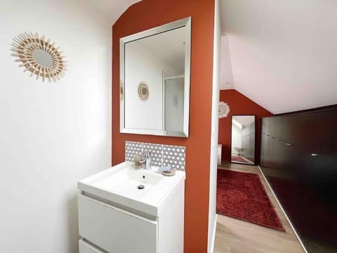 Le Triplex Terracotta Apartment in Nantes