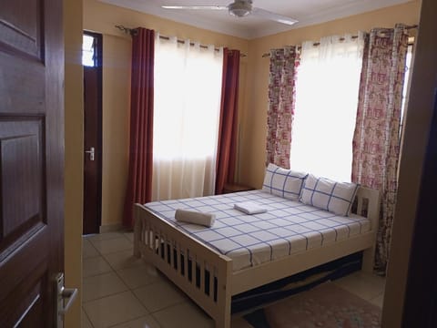 Nimo - One Bedroom Beachroad Apartment, Mtwapa Condo in Mombasa