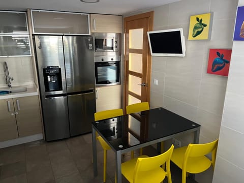 TV and multimedia, Kitchen or kitchenette, dishwasher, minibar, pet friendly, stove