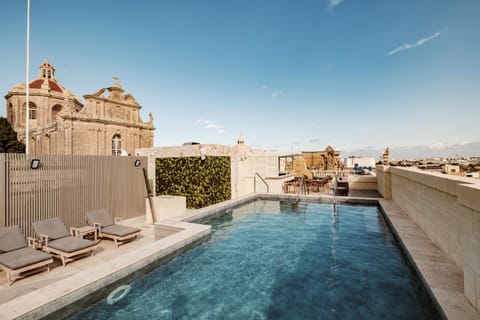 Pool view, Swimming pool, sunbed