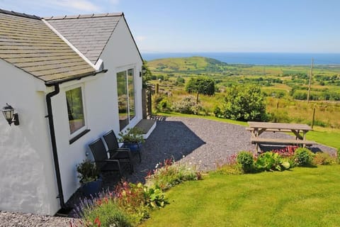 Natural landscape, Garden view, Sea view