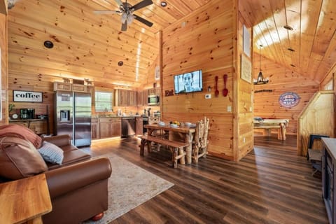 Heavenly Bliss By Ghosal Luxury Lodging Chalet in Sevierville
