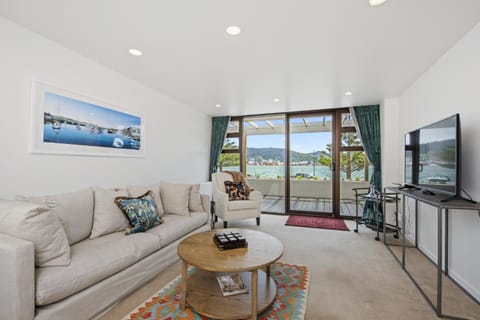 TV and multimedia, Living room, Sea view