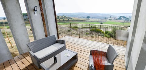 Patio, Day, Natural landscape, View (from property/room), Balcony/Terrace, Living room, Seating area, Mountain view