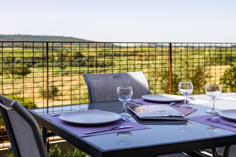 Day, Natural landscape, View (from property/room), Balcony/Terrace, Dining area, Mountain view