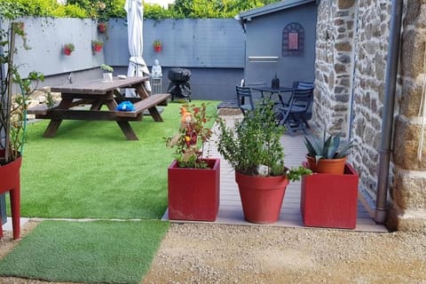 Maison de pêcheur et son loft à 300 m de la plage House in Trévou-Tréguignec