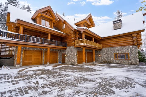 The Grand Alpine Lodge House in Whitefish