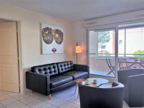 Appartement climatisé avec piscine, terrasse et parking - 6 couchages, près de la plage - FR-1-251-451 Apartment in Le Lavandou