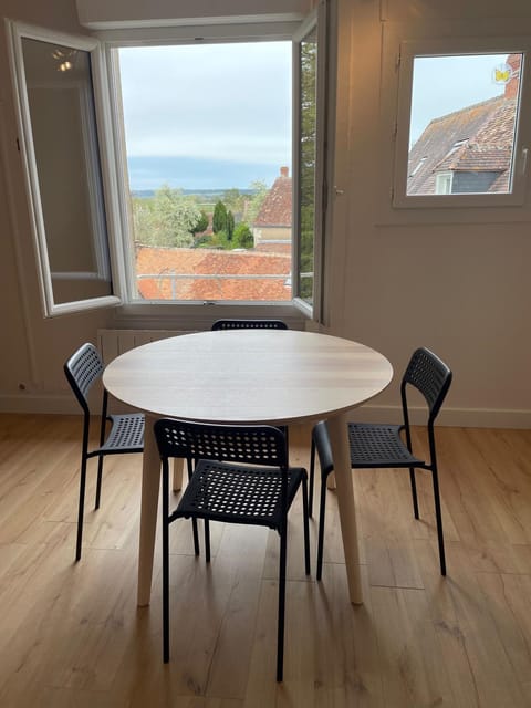 Natural landscape, View (from property/room), Dining area