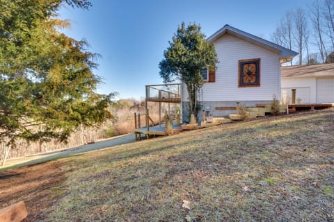 House in Hiawassee about 1 Mi From Lake Chatuge! Maison in Chatuge Lake