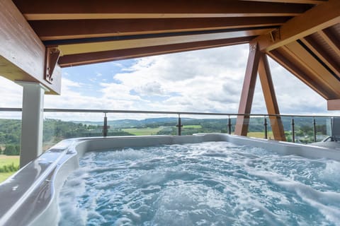 Hot Tub, Mountain view