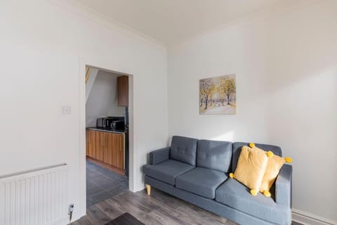 Charming Terraced House in Central Hoylake House in Wirral