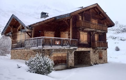 Property building, Natural landscape, Winter