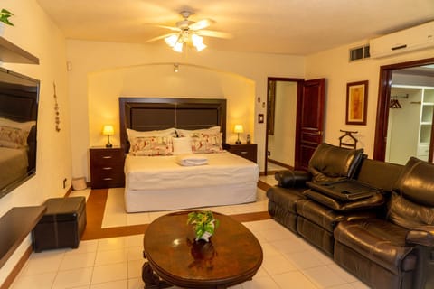 Magnifica Villa Palmeras Pok ta Pok Zona Hotelera Cancun Villa in Cancun
