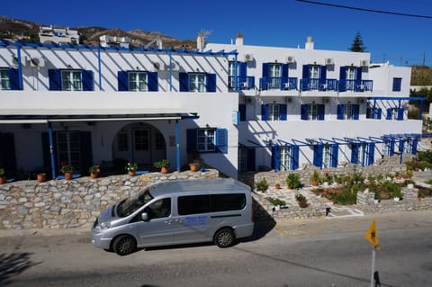 Property building, Facade/entrance, Day, Street view, Location