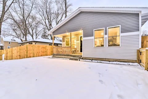 Stylish Retreat with Yard Less Than 5 Mi to MSU Campus House in Lansing