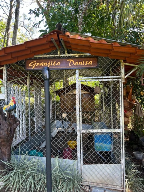 Cabaña en Alajuela en lugar tranquilo y con mucha naturaleza. Haus in Tambor