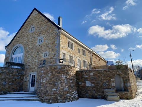 Property building, Facade/entrance, Winter, View (from property/room), Balcony/Terrace