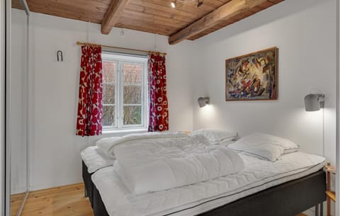 2 Bedroom Lovely Home In Karrebksminde Haus in Næstved