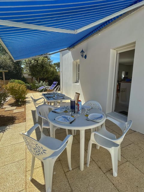 Patio, Dining area